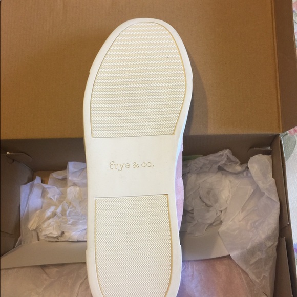 Frye & Co “Peggy” Slip On in Blush. - Picture 3 of 8